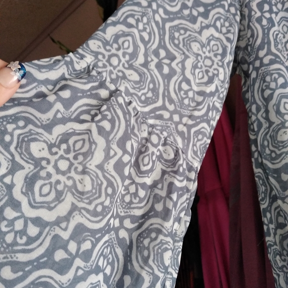 Was💲8! 🎉5/$20Pinky sheer blouse - Picture 5 of 8